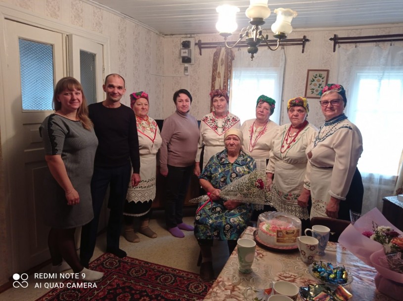 Жительницу посёлка Гремячий поздравили с 90-летним юбилеем
