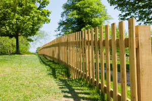 Как поступить, если сосед поставил свой забор на Вашем земельном участке?