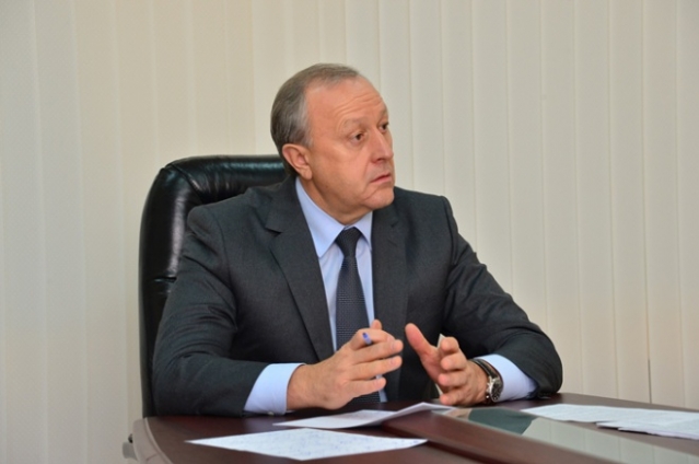 Валерий Радаев обозначил ключевые задачи власти в 2016 году и потребовал неукоснительного их исполнения