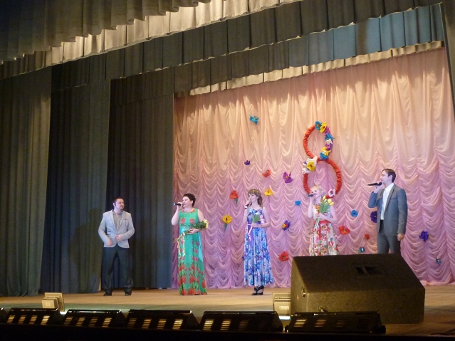 В районном Дворце культуры состоялся праздничный концерт, посвященный Международному женскому дню