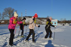 Сотрудниками центра социальной защиты населения Лысогорского района проведены соревнования по лыжным гонкам
