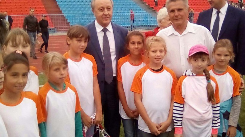 Лысогорские школьницы приняли участие в финальных соревнованиях областного турнира по дворовому футболу