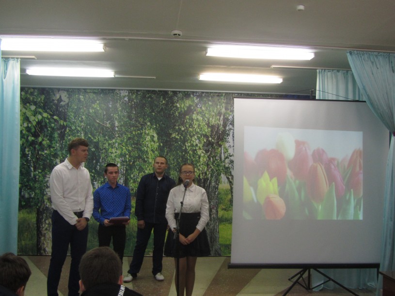 Выпускники школ Лысогорского района приняли участие  в «Параде рабочих профессий»