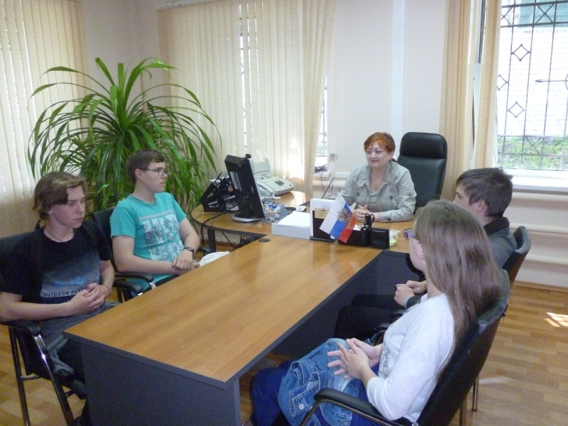 Центром занятости населения Лысогорского района организована и проведена ярмарка вакансий для несовершеннолетних граждан «Моя первая работа»