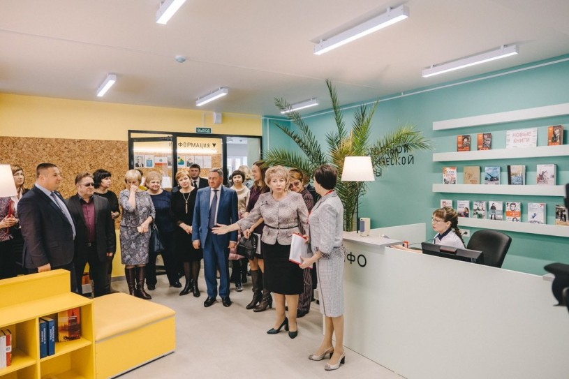 Открыта первая в Саратовской области и пятая в России модельная библиотека нового типа – центральная библиотека Лысогорского района