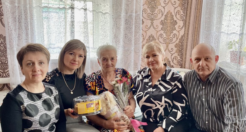 Жительницу села Бутырки поздравили с 92-м юбилеем