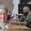 ​Мобилизованный военнослужащий из Фёдоровского района поблагодарил за материнскую поддержку пенсионерку из Лысогорского района