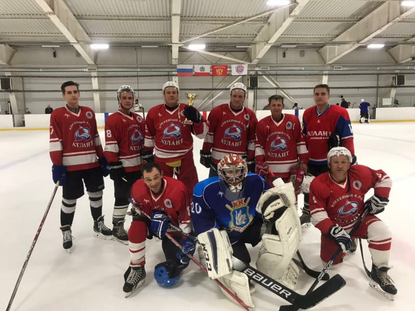 Лысогорская хоккейная команда «Атлант» стала обладателем кубка Вызова (Дебют), обыграв команду ЗСК со счётом 8:4!