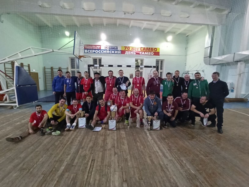 Лысогорская команда заняла II место в соревнованиях по мини-футболу